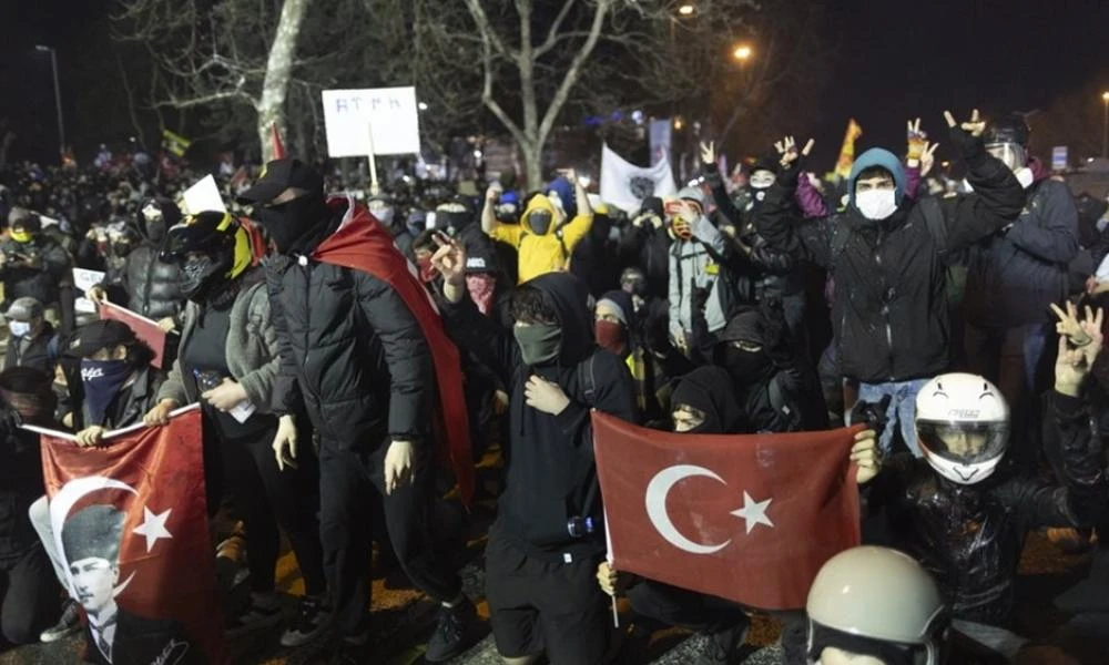 Διαδηλώσεις υπέρ του Εκρέμ Ιμάμογλου στην Γερμανία